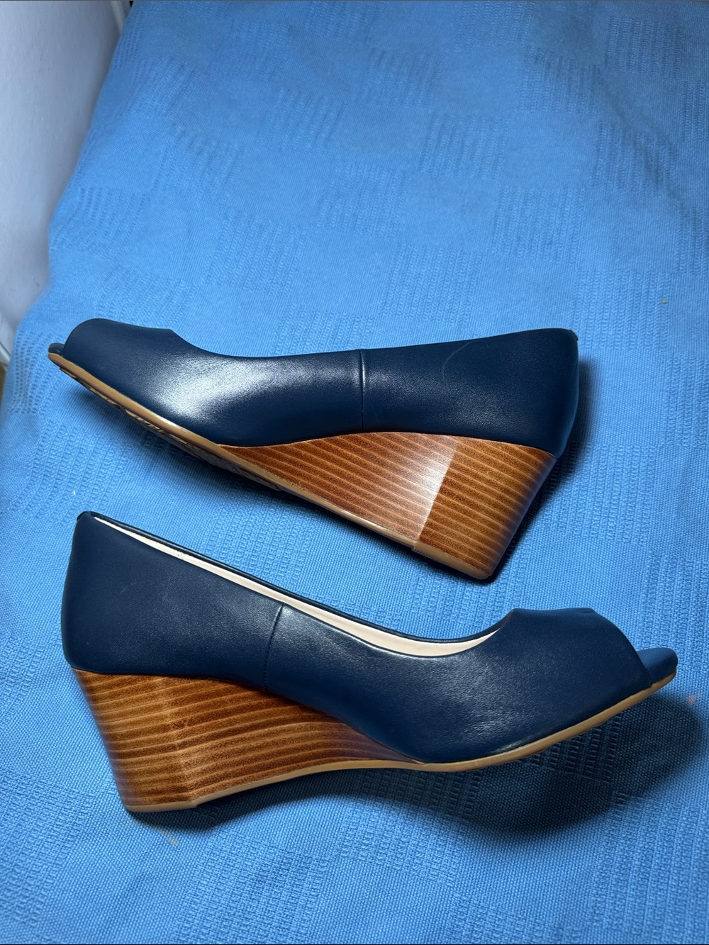 SZ 9B Cole Haan Grand-series Navy Peep-Toe Wedge Pumps gently used